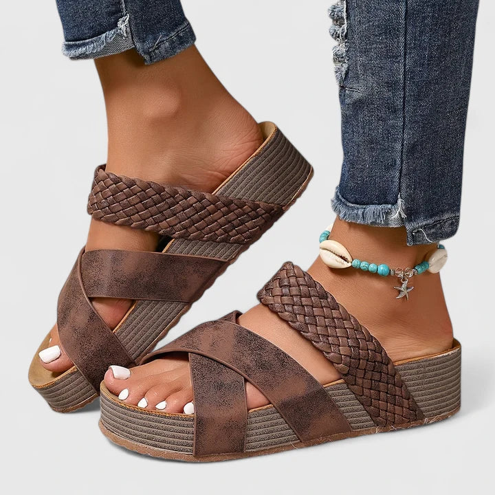DANYZELLE | ORTHOPEDIC SANDALS