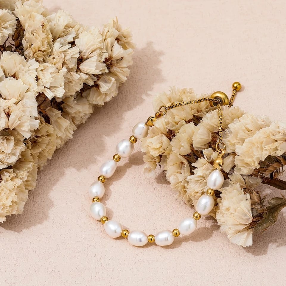 ADELINE | ELEGANTES PERLEN- UND GOLDARMBAND