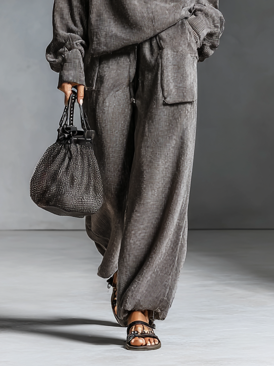 EVELYN | DAMEN FREIZEIT-SET AUS CORD MIT KAPUZENPULLOVER UND GERADER HOSE