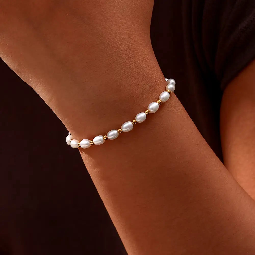 ADELINE | ELEGANTES PERLEN- UND GOLDARMBAND