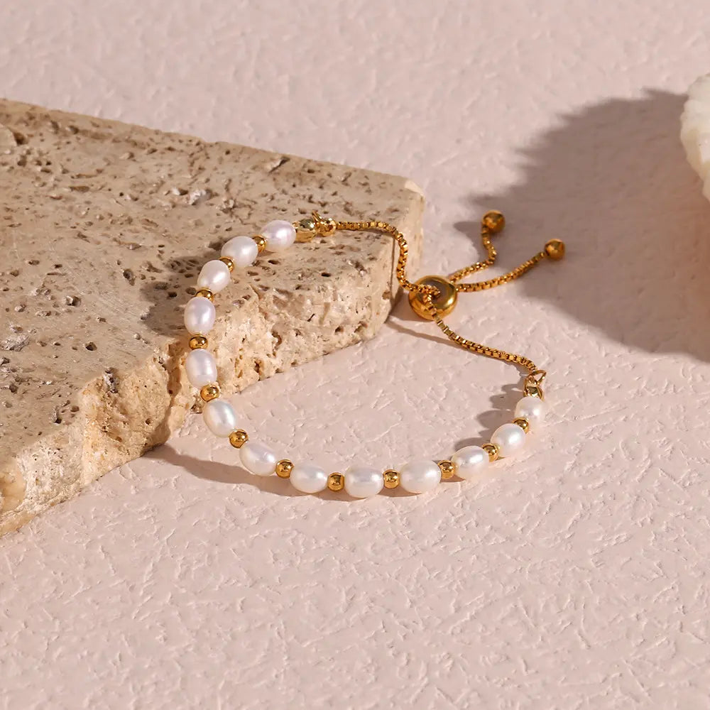 ADELINE | ELEGANTES PERLEN- UND GOLDARMBAND