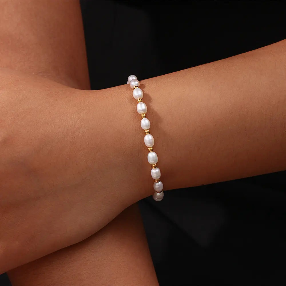 ADELINE | ELEGANTES PERLEN- UND GOLDARMBAND