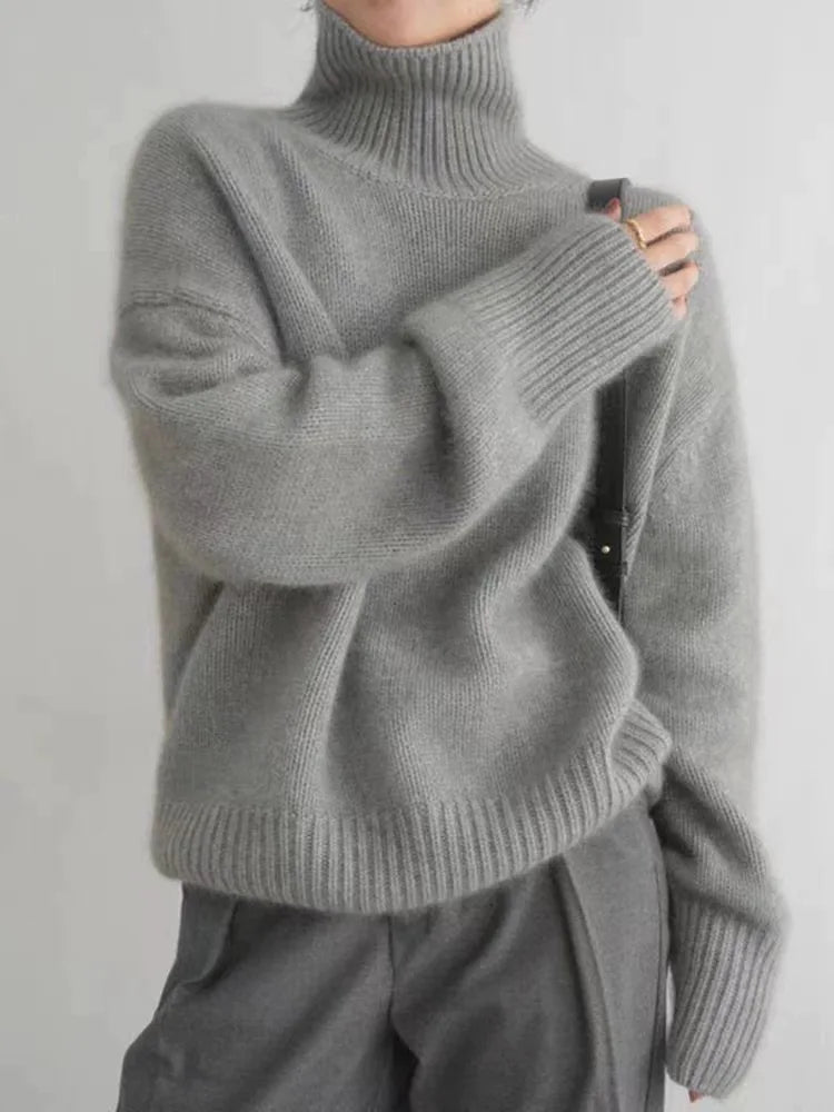 BIRGIT | WEICHER STRICKPULLOVER MIT STEHKRAGEN