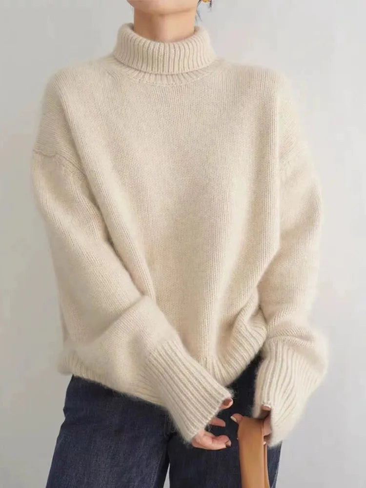 BIRGIT | WEICHER STRICKPULLOVER MIT STEHKRAGEN