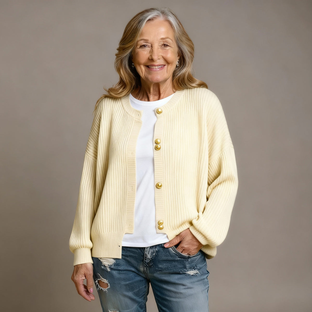 ELARA | PEARL-BUTTON CARDIGAN