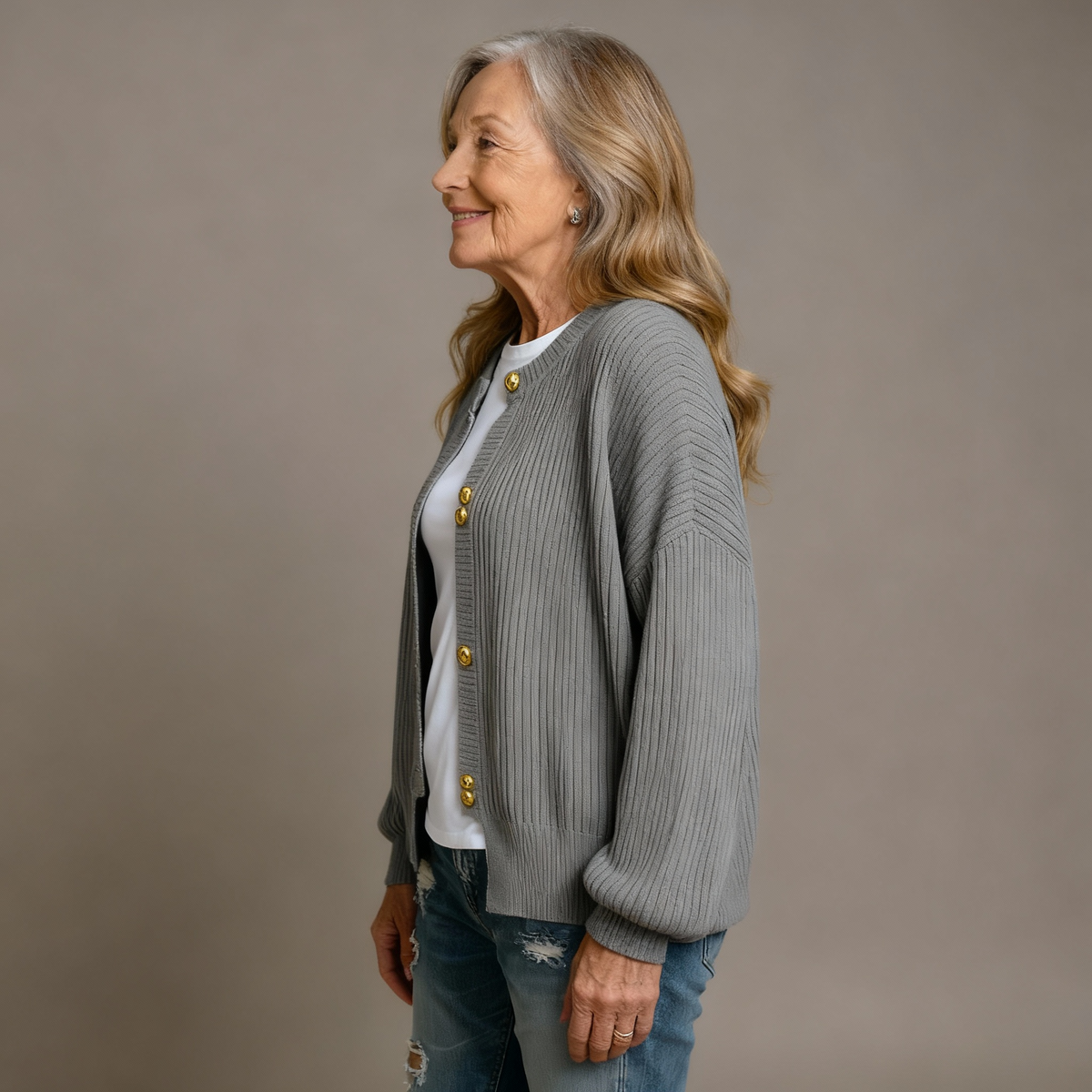 ELARA | PEARL-BUTTON CARDIGAN