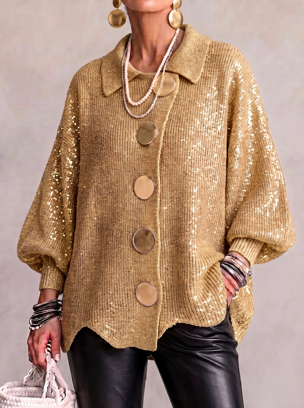 KATRIEN | OVERSIZED STRICKJACKE MIT KRAGEN UND METALLKNÖPFEN